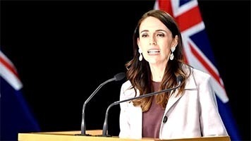 مسجد حملے کے بعد سرخیوں میں آنے والی نیوزی لینڈ کی وزیر اعظم نے استعفی کیوں دیا؟